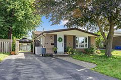 821 Krosno Boulevard, Pickering, ON L1W 1G7