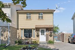 1179 Oxford Street, Oshawa, ON L1J 3W4