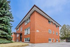 587 Digby Avenue 2, Oshawa, ON L1G 1W7