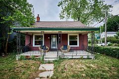 22 Freeman Street S, Toronto, ON M1N 2B9