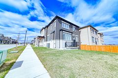 1201 Chateau Court BSMNT, Pickering, ON L1X 0M1