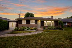 397 Brentwood Avenue Main, Oshawa, ON L1G 2S7