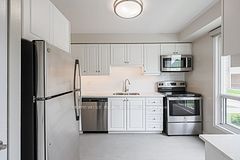 560 Waverly Street N 25, Oshawa, ON L1J 5Y4