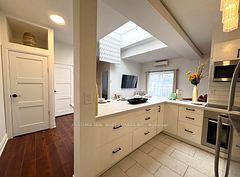 754 Queen Street E 4, Toronto, ON M4M 1H4