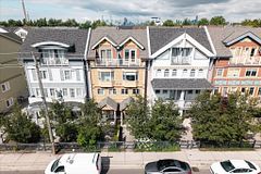 82 Woodbine Avenue, Toronto, ON M4L 2A2