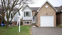 11 Fenwick Avenue, Clarington, ON L1C 4R6