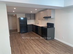 16 Simcoe Street S Upper, Oshawa, ON L1H 4G2