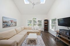1661 Nash Road H-14, Clarington, ON L1E 1S8