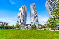 275 Village Green Square 2815, Toronto, ON M1S 0L8