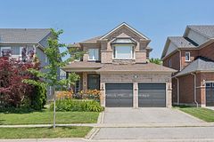 62 Blackfriar Avenue, Whitby, ON L1M 2C1