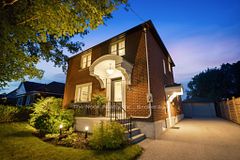 863 Masson Street, Oshawa, ON L1G 5B1