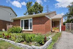 404 Burnley Court, Oshawa, ON L1G 7G6