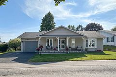 17 Littlebrook Road, Clarington, ON L1B 1A4