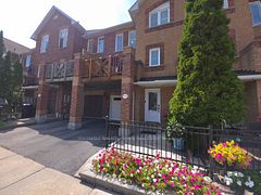 2 Hedge End Road 59, Toronto, ON M1B 5Z8