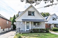 292 Glebemount Avenue, Toronto, ON M4C 3V3