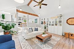 15 Presley Avenue, Toronto, ON M1L 3P4