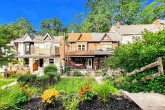 150 Beech Avenue, Toronto, ON M4E 3H6