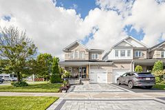 2 Primeau Avenue, Whitby, ON L1M 2B7