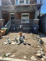 256 Woodbine Avenue, Toronto, ON M4L 3P2
