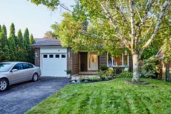 41 Panter Crescent, Ajax, ON L1S 3T4