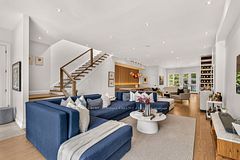 1572 Dundas Street E, Toronto, ON M4L 1K8