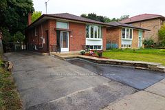 61 Lewiston Road, Toronto, ON M1P 1X8