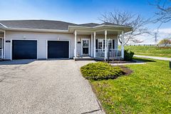 8 Hinkley Trail, Clarington, ON L1B 1P4