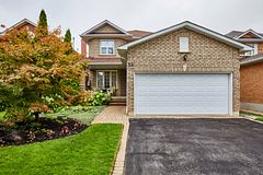 33 Waller Street, Whitby, ON L1R 1Z8