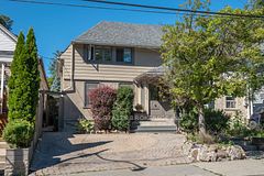 394 Coxwell Avenue, Toronto, ON M4L 3B7