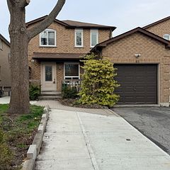 65 Hewitt Crescent Main, Ajax, ON L1S 7A6