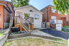 96 Laurel Avenue, Toronto, ON M1K 3J9