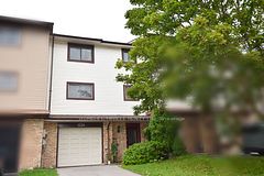 1338 Brands Court, Pickering, ON L1V 2V4