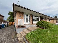 40 Pender Crescent Lwr, Toronto, ON M1T 2M7