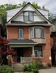 302 Woodbine Avenue 1, Toronto, ON M4L 3P4