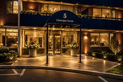 5 Glamorgan Avenue 301, Toronto, ON M1P 4P1