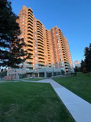 30 Thunder Grove 708, Toronto, ON M1V 4A3