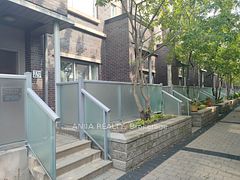 295 Village Green Square 62, Toronto, ON M1S 0L2