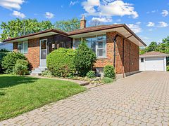 68 Beacham Crescent, Toronto, ON M1T 1N1