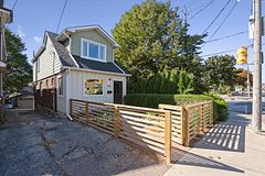 108 Greenwood Avenue, Toronto, ON M4L 2P6