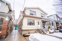 393 Milverton Boulevard Upper, Toronto, ON M4J 1W1