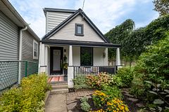 29 Bushell Avenue, Toronto, ON M4M 3B8