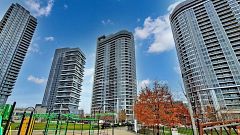 181 Village Green Square 2211, Toronto, ON M1S 0K6