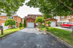 557 Cobblehill Drive, Oshawa, ON L1K 1Y6