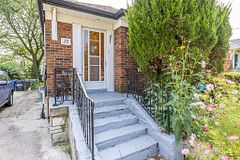 27 Innismore Crescent, Toronto, ON M1R 1C8