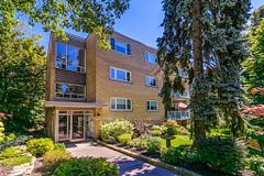 75 Scarborough Road 201, Toronto, ON M4E 3M4