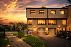 64 Parklane Circle, Clarington, ON L1C 3V9