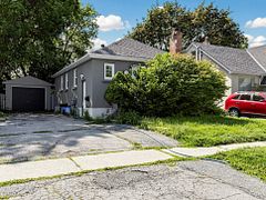 136 Central Park Boulevard N, Oshawa, ON L1G 5Y7