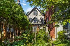 22 Curzon Street E Main, Toronto, ON M4M 3B4
