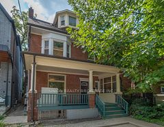 9 Simpson Avenue, Toronto, ON M4K 1A1