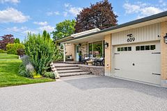 609 Annapolis Avenue, Oshawa, ON L1J 2Y9